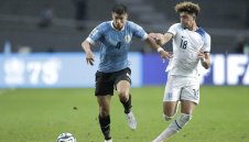 Руса сексбомба вършее в националния отбор на Уругвай + СНИМКИ