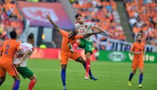 Слован не пуска Васил Божиков в България заради коронавируса