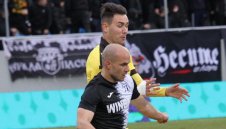 Партизан гони български национал?