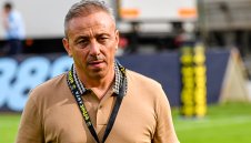 Илиан Илиев скочи на съдията: Той е мисионер! 