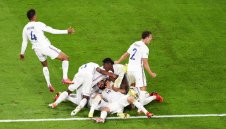 Празник на футбола! Франция обърна Белгия