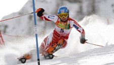 Таня Путияйнен водачка след първия манш на слалома