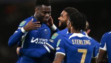 Челси запази шансове за трофей след 2:0 над Блекбърн