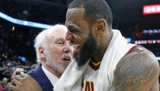 Грег Попович ще навива ЛеБрон да отиде в Сан Антонио