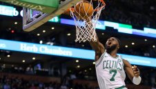 Засипаха с милиони младоци от НБА