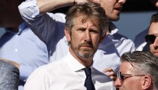 Ван дер Сар е в интензивното с мозъчен кръвоизлив