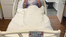 Оперираха английски национал, той "виси" за световното