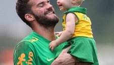 Алисон ще прави сефтето за Ливърпул срещу стари познати