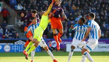 Ман Сити мина 100 гола за сезона след 3:0 над Хъдърсфийлд