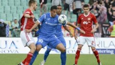 Ривалдиньо не успя с Левски, но го направи в Румъния