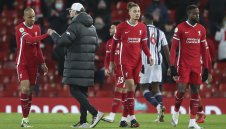 Коронавирус: Отлагат и Нюкасъл – Ливърпул?