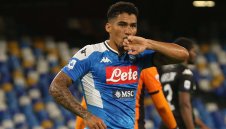 Наполи удари Сасуоло, отмениха 4 гола на гостите