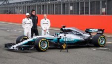 Мерцедес и Ферари показват новите си коли в един ден