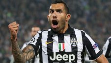 Може да си го позволи! Тевес пуши китайските пачки + СНИМКИ