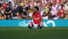 Лудост! Обамеянг ще взима "жълти стотинки" в Барса