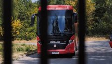 Като Ферари с цвят червен: ЦСКА има луксозен автобус + ВИДЕО