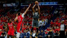 Голдън Стейт съсипа Пеликанс и дръпна с 3-1