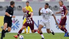 Иниеста нареди Неймар сред най-добрите