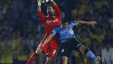 Нов вратар в Дортмунд работи по трансфера на Шакири?