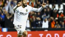 Валенсия дава нов договор на Езекиел Гарай