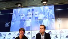 Бирхоф призна: С Льов допуснахме грешка с Йозил и Сане