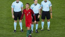 Исландците: Роналдо е жалък неудачник