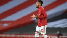 Обамеянг продължава да чака оферта от Арсенал