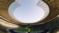 Разпродават на парчета терена от стадиона в Берлин