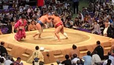 Аоияма влезе в серия, търкалят го за трети пореден път