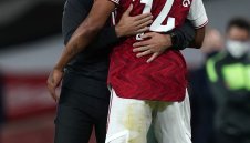 Защо остана в Арсенал? Оба разкри ключов разговор с Артета