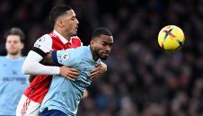 Голмайсторът на Брентфорд може да "изгори" поне за 6 месеца