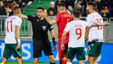 Бивш национал избухна: Десподов и Делев защо бяха на терена в Будапеща?