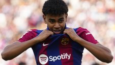 Ямал копира Меси в Барса? + СНИМКА