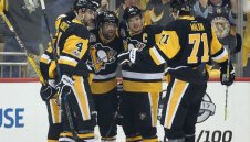 Пингвините напред за Купа "Стенли"