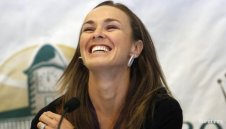 Мартина Хингис с гръмка победа при завръщането си