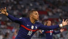 Мбапе отговори на Кристиано Роналдо