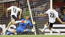 Германия хладнокръвно се разправи с холандците