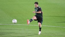 Подигравка: Самир Насри "забременя" + СНИМКИ и ВИДЕО