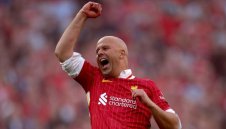 Арне Слот е сред тримата най-млади мениджъри, които са печелили Висшата лига