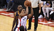 Лаури и ДеРозън неудържими, Торонто изравни на Кливланд