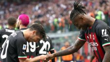 Феноменален Леао бута Милан към Топ 4 след бой над Лече