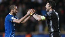 Буфон и Киелини започват титуляри за Юве