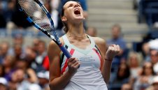 Плишкова спаси мачбол и изрита китайка в Ню Йорк