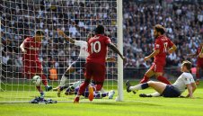 Ливърпул продължава по шампионския график