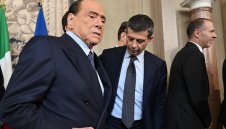 Приеха Силвио Берлускони в болница