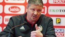 ЦСКА издуха супата: Любо Пенев оплю шефовете и официално си тръгна от клуба