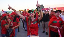 Горещите мароканки куфеят, пламенните испанки плачат