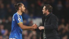 Интересно! Нападател на Евертън лекува 3 контузии едновременно