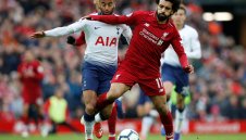 Каква драма! Ливърпул отново е лидер след неубедителен мач, голям късмет и автогол срещу Тотнъм