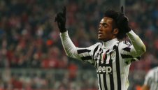 Милан готви оферти за Бадел и Куадрадо 